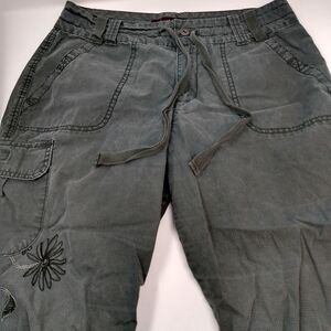 Gloria Vanderbilt floral capri's